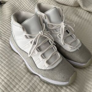 Jordan 11 Retro White Metallic Silver Women’s